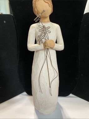 70% off… Willow Tree “Angel of Gratitude”. Figurine with Wire Flowers